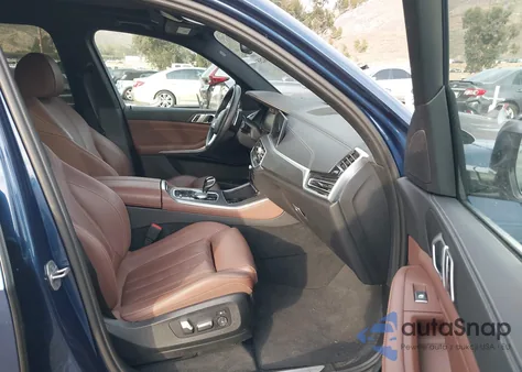 2022 BMW X5 Phev xDrive45E z USA, uszkodzony, nr VIN 5UXTA6C09N9L13543